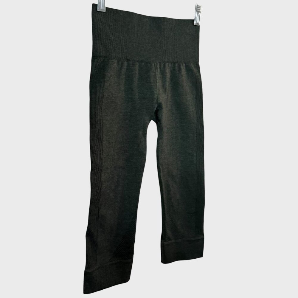 Lululemon Seamlessly Street Crop Capri Legging Green Women's 2 Athletic Yoga Gym - Picture 4 of 10